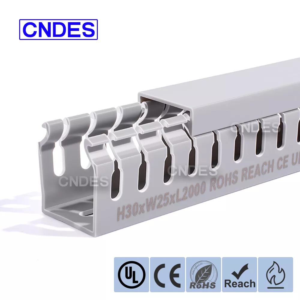 30×25 ПВЦ заштитен канал за жица со дупчиња